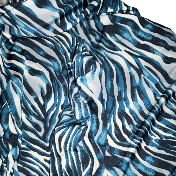 MAX & RINA Womens M Animal Print Long Sleeve Zipper Accent Ruched Top - Picture 7 of 11